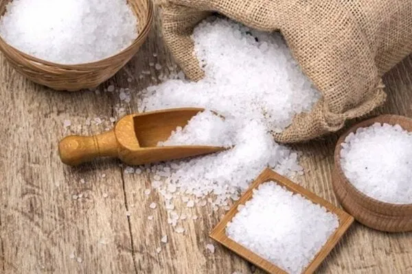 چگونه نمک آبی اصل را از تقلبی تشخیص دهیم؟ + خرید
